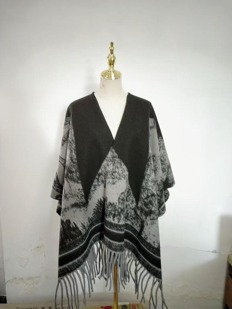 Elegant Ethnic Ink Painting Cape Shawl with Tassels - Versatile Travel Scarf Cloak