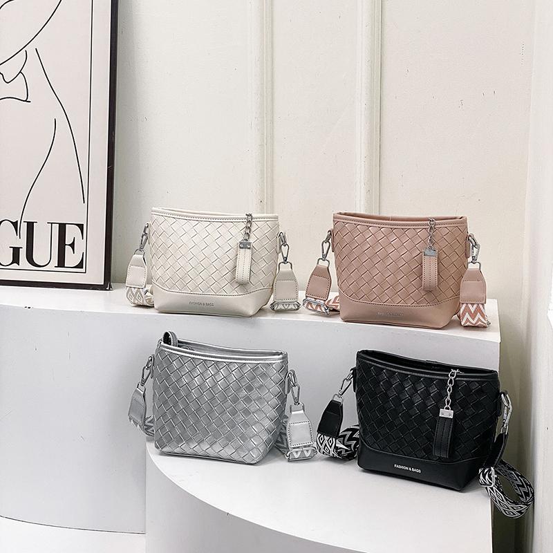 Hot Selling Lingge Women's Bags in  Single Shoulder Crossbody Square Bag Fashion Leisure New Models