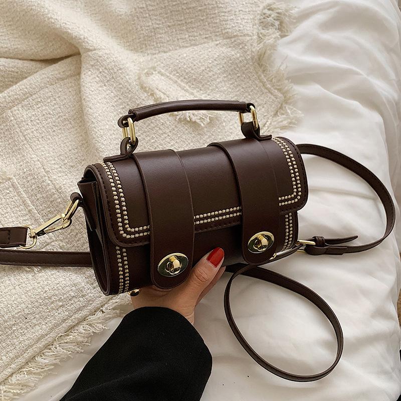 

В этом году зарубежный стиль, контрастные цвета, ретро, ощущение высокого класса, портативные маленькие сумки, модные, простые и универсальные женские сумки-мессенджеры для通勤