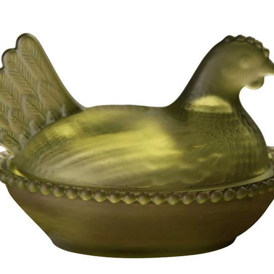 Yousheng Chicken Shaped Candy Dish Hen On Nest Glass Candy Bowl with Lid Farmhouse Egg Tray Dessert Plate Snack Bowl for Party Treats Home Tabletop