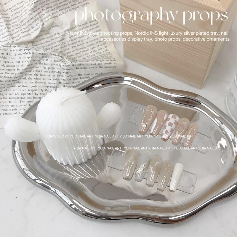 Silver Ripple Nail Art Photo Props - Makeup Brush Background Tools for Influencer Shoots