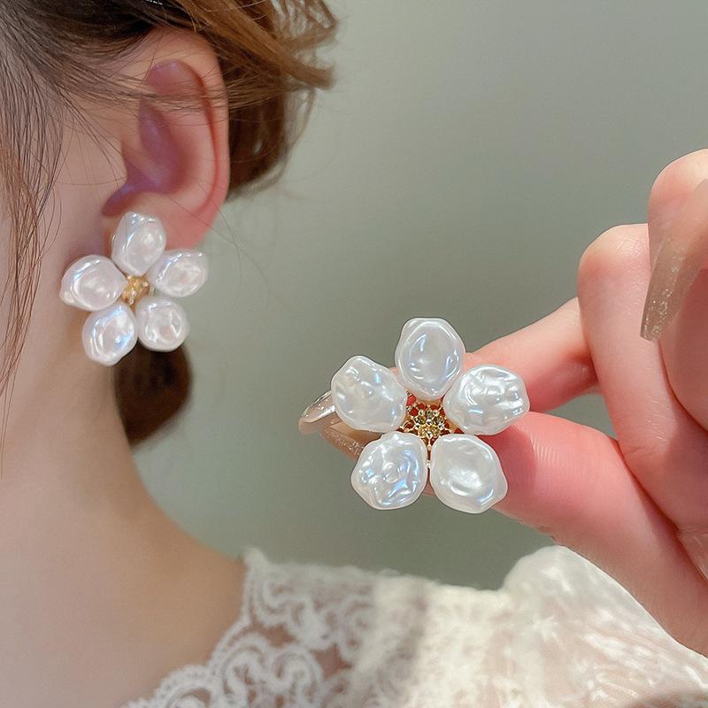 Zircon Mermaid Ji Pearl Geometric Oval Earrings French Light Luxury Premium Stud Earrings Temperament Earrings