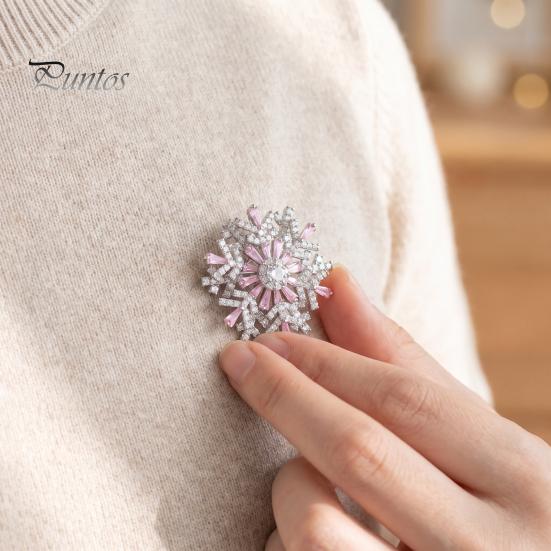 Holiday Party Jewelry Snowflake Brooch Pin for Women, Rhinestone Alloy Lapel Coat Embellishment Pin, Decorative Accessory Coats Sweaters Suits Dresses
