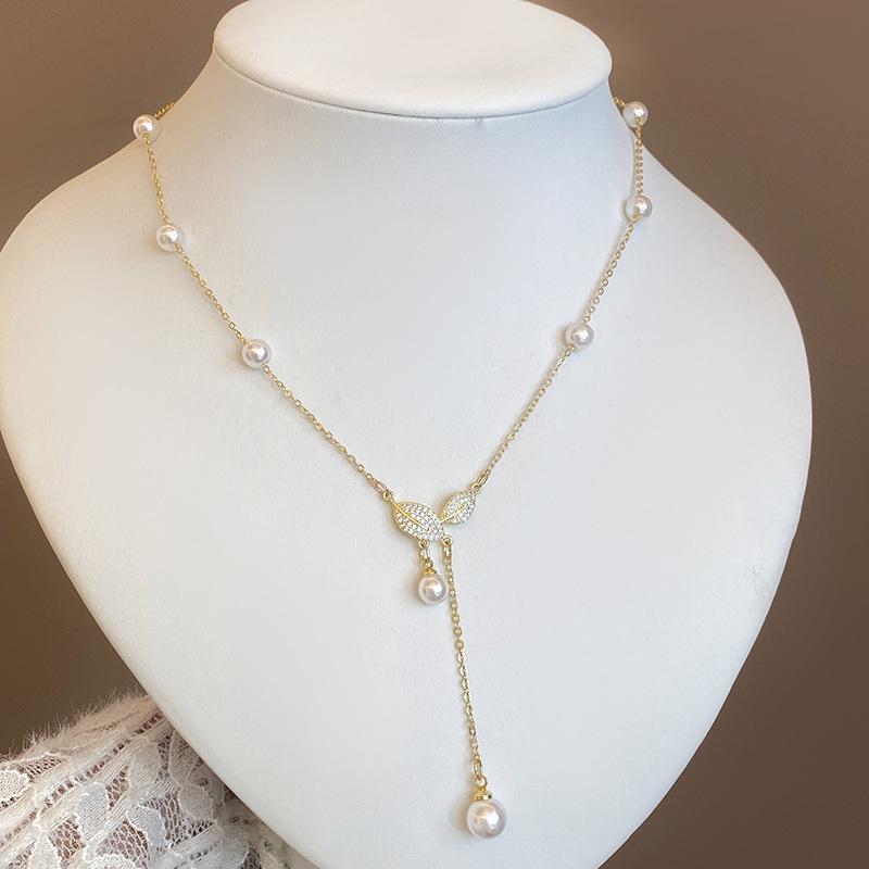 French Gold Diamond Leaf Pearl Pendant Choker Necklace - Elegant High-End Versatile Design