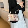 Neue chinesische Stil Handstickerei Abendtasche Retro Einzel-Schulter Crossbody-Tasche Damen Muschel-Tasche Lässig Einfacher Stil Handgehalten