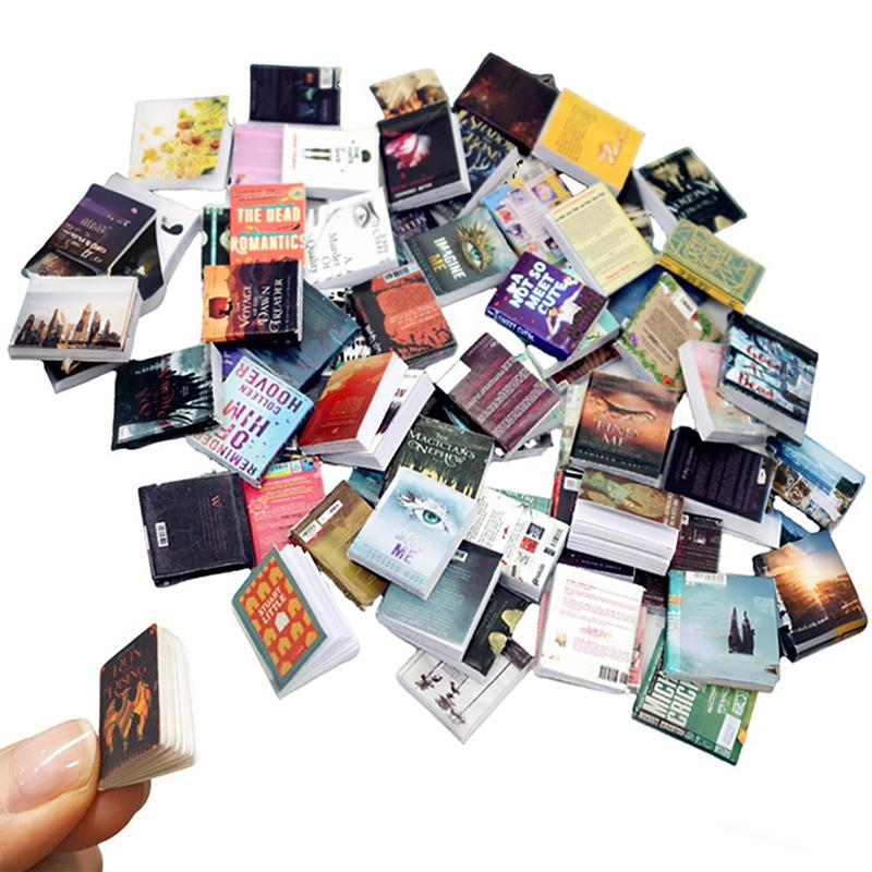100Pcs Random Miniatures Dollhouse Classical Mini Flip Books Notebook Furniture Decoration Doll Doll Toy Supplies