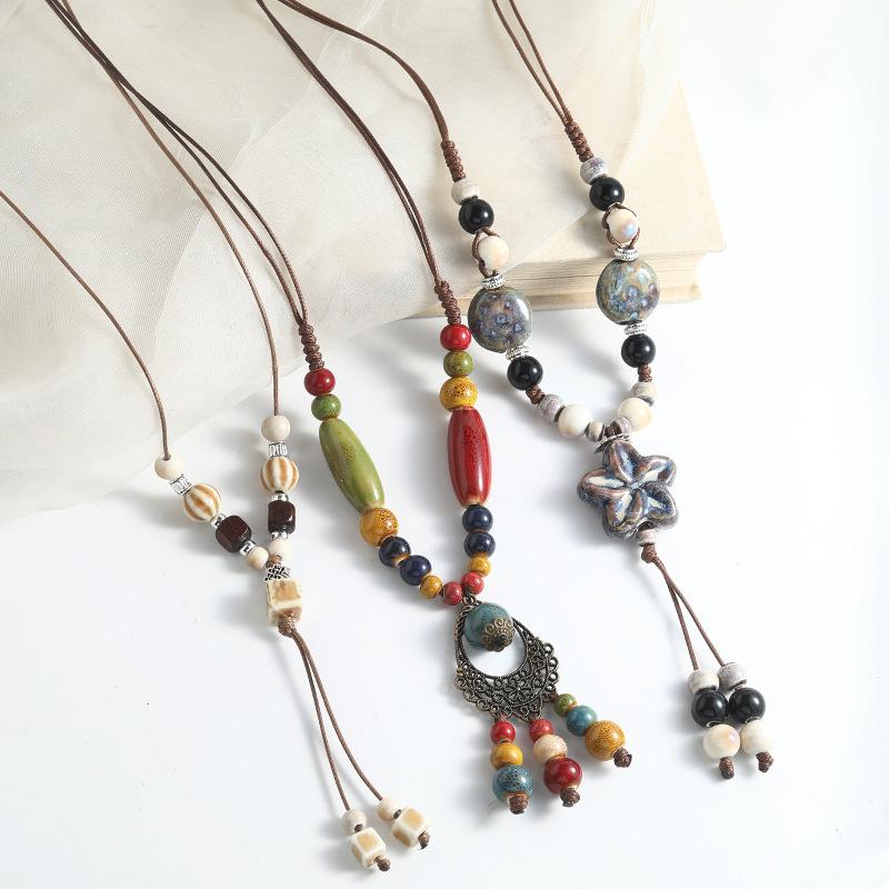 Böhmische Keramik Stern Halskette - Lange handgefertigte Perlenkette mit Anhänger im Stil der Volkskunst zum Layern über Pullovern