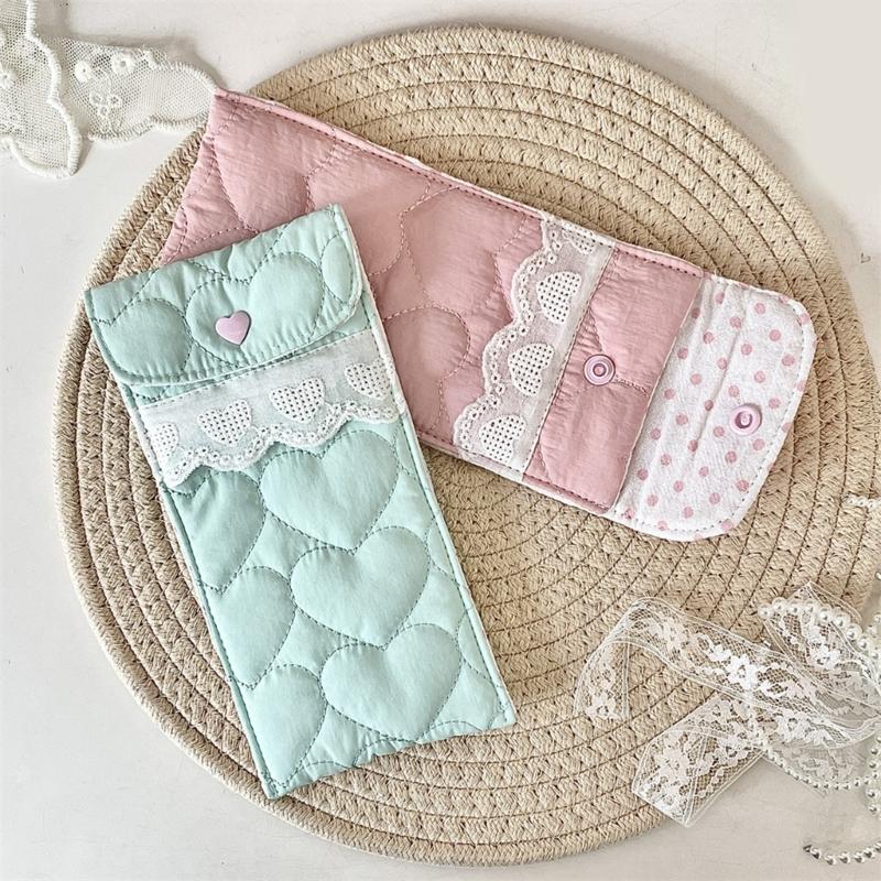 Fashionable Portable Eyewear Organizers Protective Sunglasses Pouch Convenient for Everyday Use and Travel Accessory