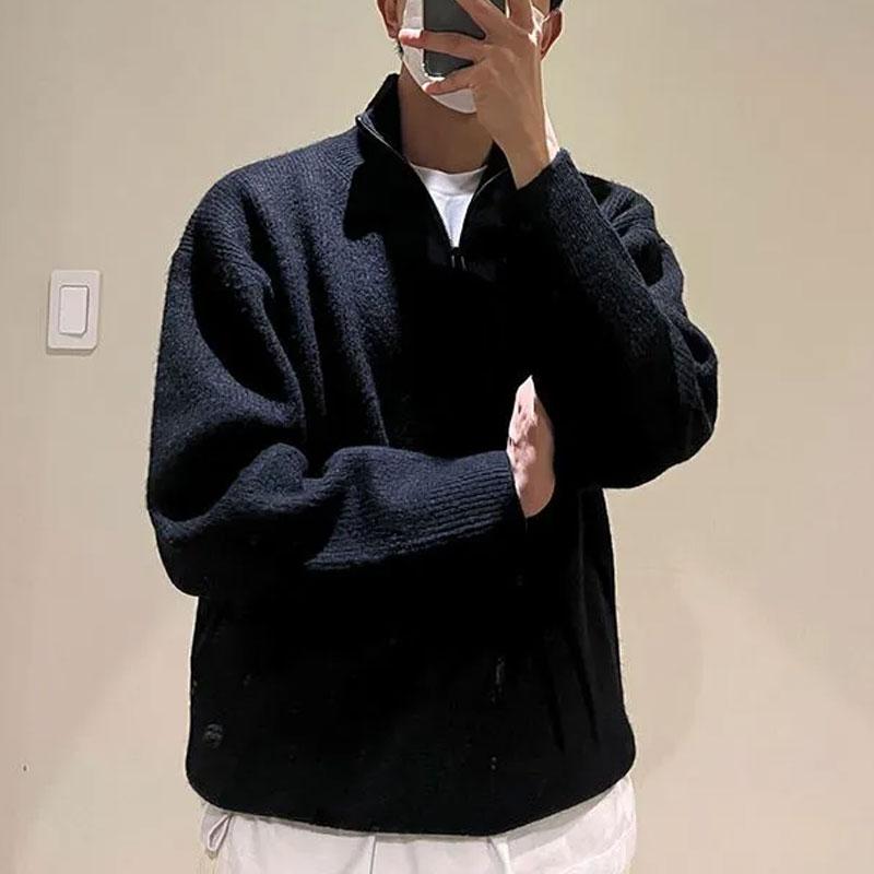 

Корейські в язані пуловери зі стійкою коміром Осінньо-зимова мода Модні чоловічі однотонні повсякденні базові светри вільного крою на блискавці XXXL темно-синього кольору