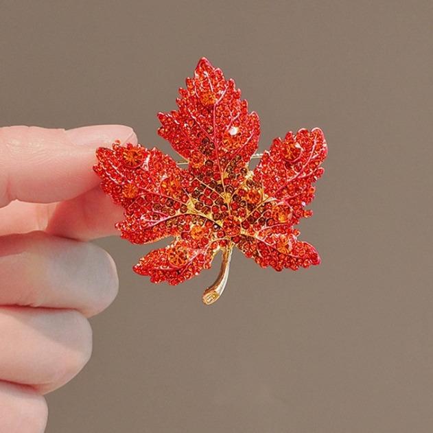 Elegant Red Maple Leaf Brooch for Women: Luxurious, Versatile Autumn/Winter Suit Accessory