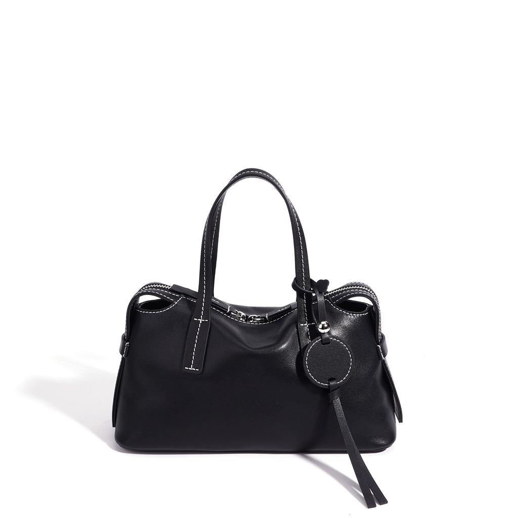 New French baguette bag made of top-layer cowhide, high-end genuine leather women's handbag, designed as a shoulder or underarm bag