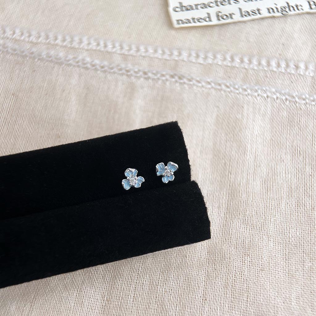 Sweet Blue Floral Enamel Stud Earrings – Korean Style Fashion for Women