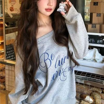 Moletons Estilosos com Gola Assimétrica e Estampa de Letras Outono Novo Soltos Ombro a Ombro Roupas Femininas Casuais Estampados Americanos Hotsweet Moletons