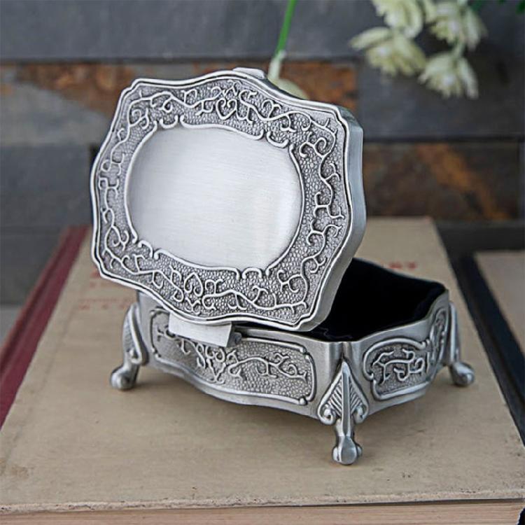 Antique Design Jewelry Storage Box Protective Alloy Frame Portable Size For Bridal Accessories Home Decoration