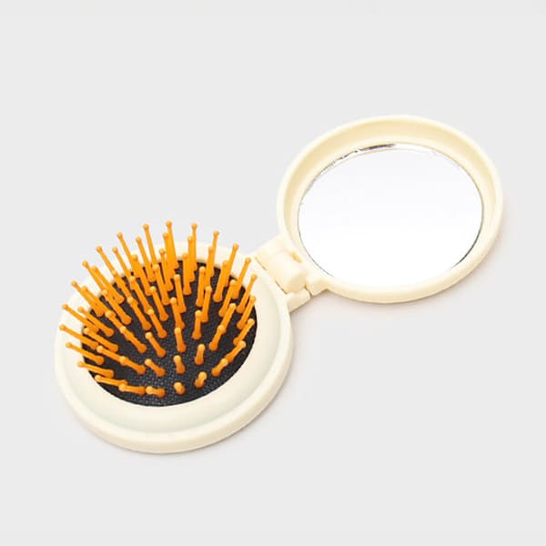

Character Folding Circular Brush
