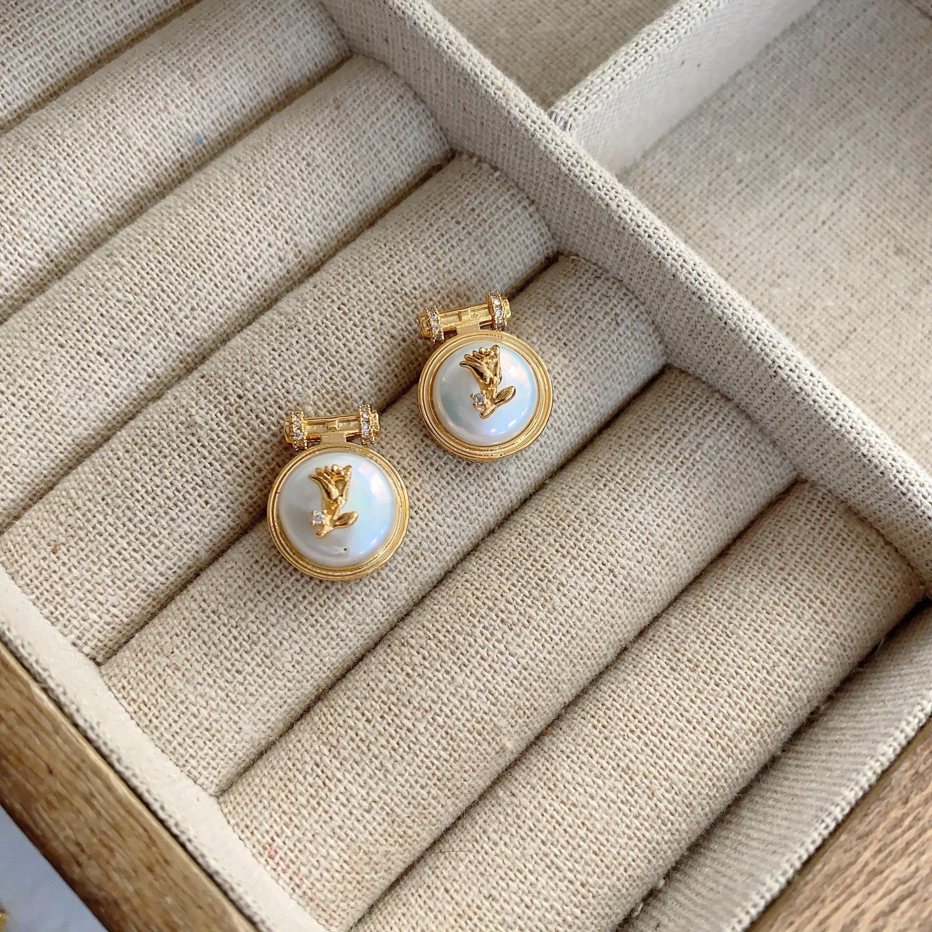 French medieval vintage retro style pearl earrings baroque freshwater pearl tulip stud earrings premium sense