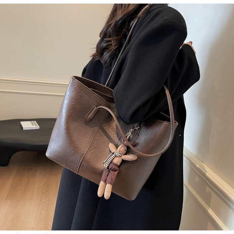 2025 Trendy Women's Retro Large Capacity Shoulder Tote Bag