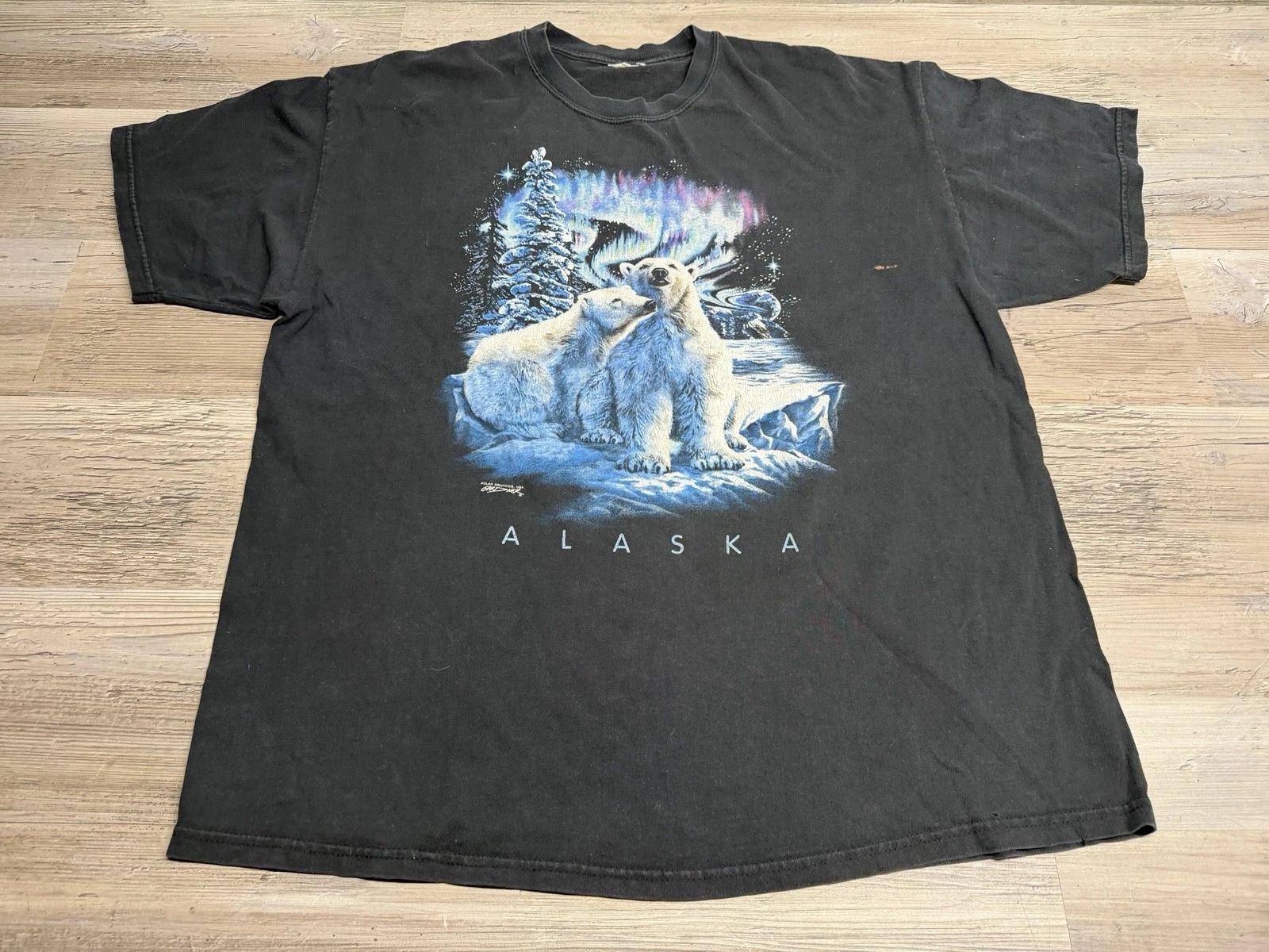 Vintage Polar Bear Alaska Northern Lights Nature Winter Stars T-Shirt Faded XL 4XL