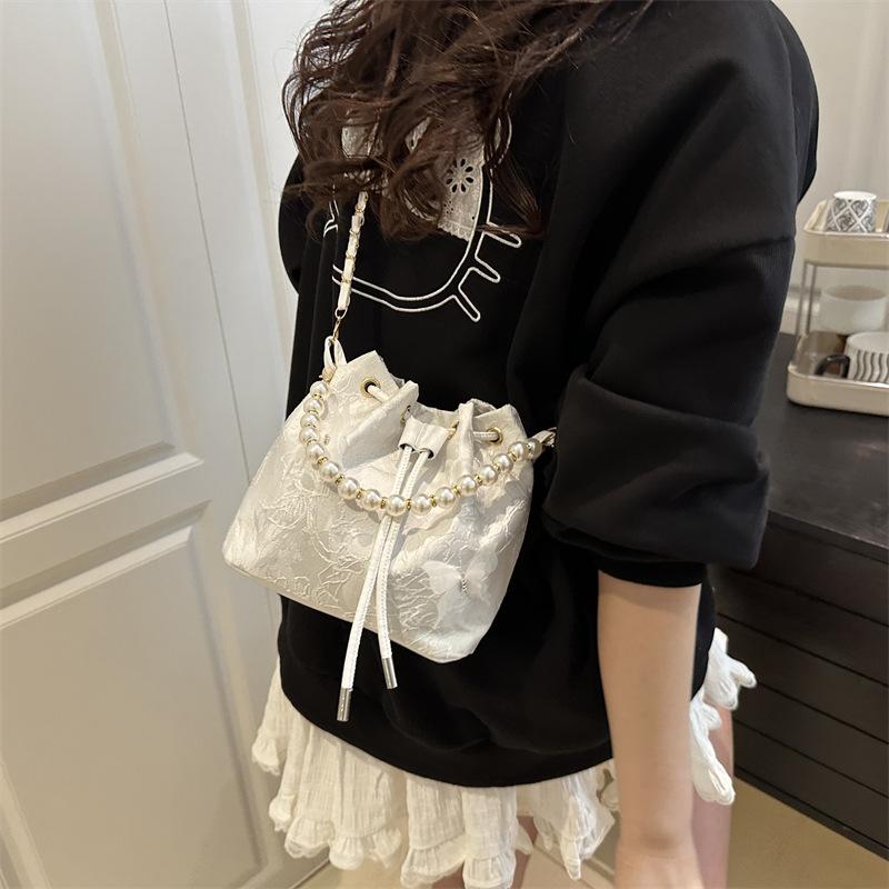Sweet Butterfly Women Drawstring Bucket Shoulder Bags Versatile Ladies Crossbody Bag Clutch Fashi Girls Pearl Chain Handbags