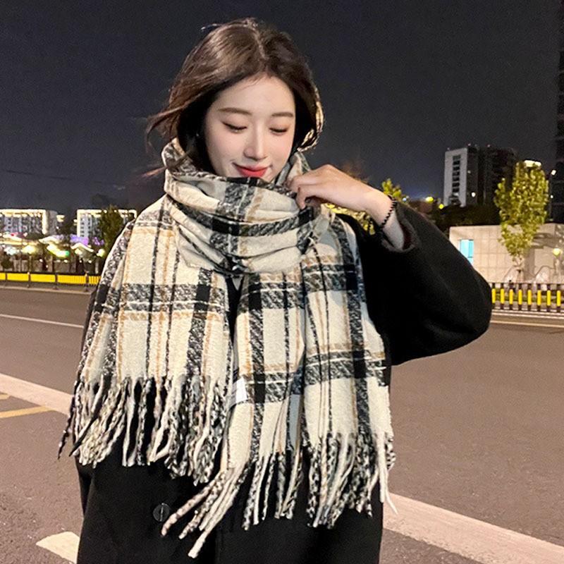 Christmas atmosphere New Year's red plaid scarf Women's winter versatile thickened senior sense Student warm scarf