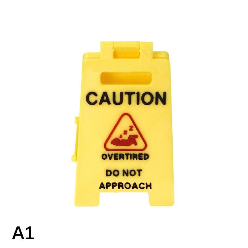 

Осторожно Перестимулирован Настольная табличка Напечатано на 3D принтере Офисный стол Осторожно Переработан Не приближаться Предупреждающий знак Юмор Настольное украшение