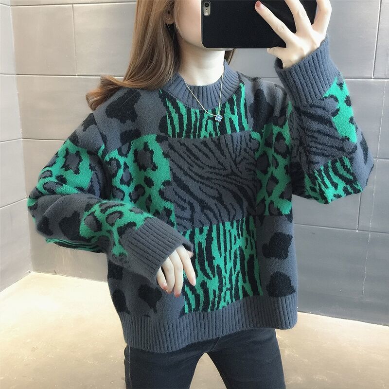 Women Short Leopard Print Sweater 2025 New Autumn Winter Loose Thick Knitted Pullover Top Casual Outwear