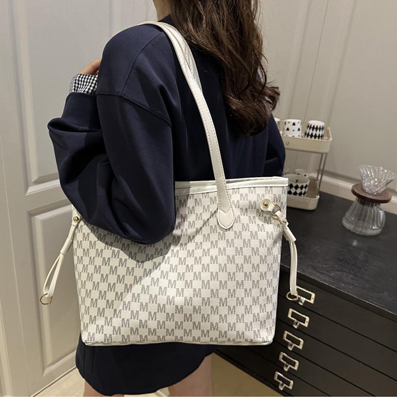 Classic Mogram Shoulder Bags European American Retro Tote Bags Simple Trendy Handbag Persalized Design, Trendy Commuter Bags