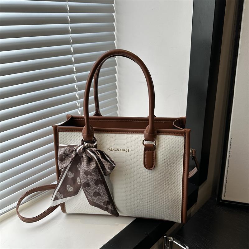 Premium Commuter Tote Bag One Shoulder Women's Bag New Summer Versatile Crossbody Bag Handheld Class Bag