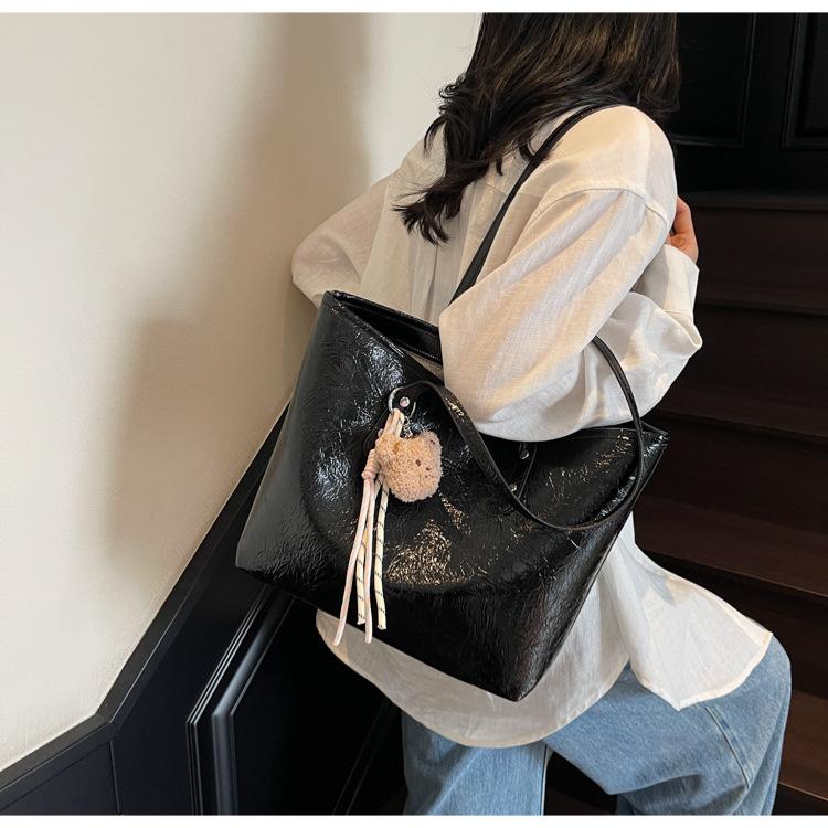 Large-capacity bag women's summer versatile 2025 new simple shoulder bag premium texture tote bag