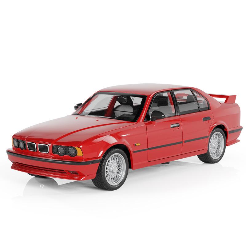 1/24 Rolls-Royce Phantom Alloy Car Model with Sound, Light, and Starry Sky Roof for Kids' Collection and Decoration.