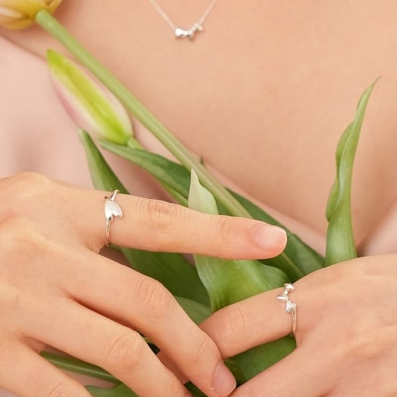 BELLOOGGI Triple Heart Ring