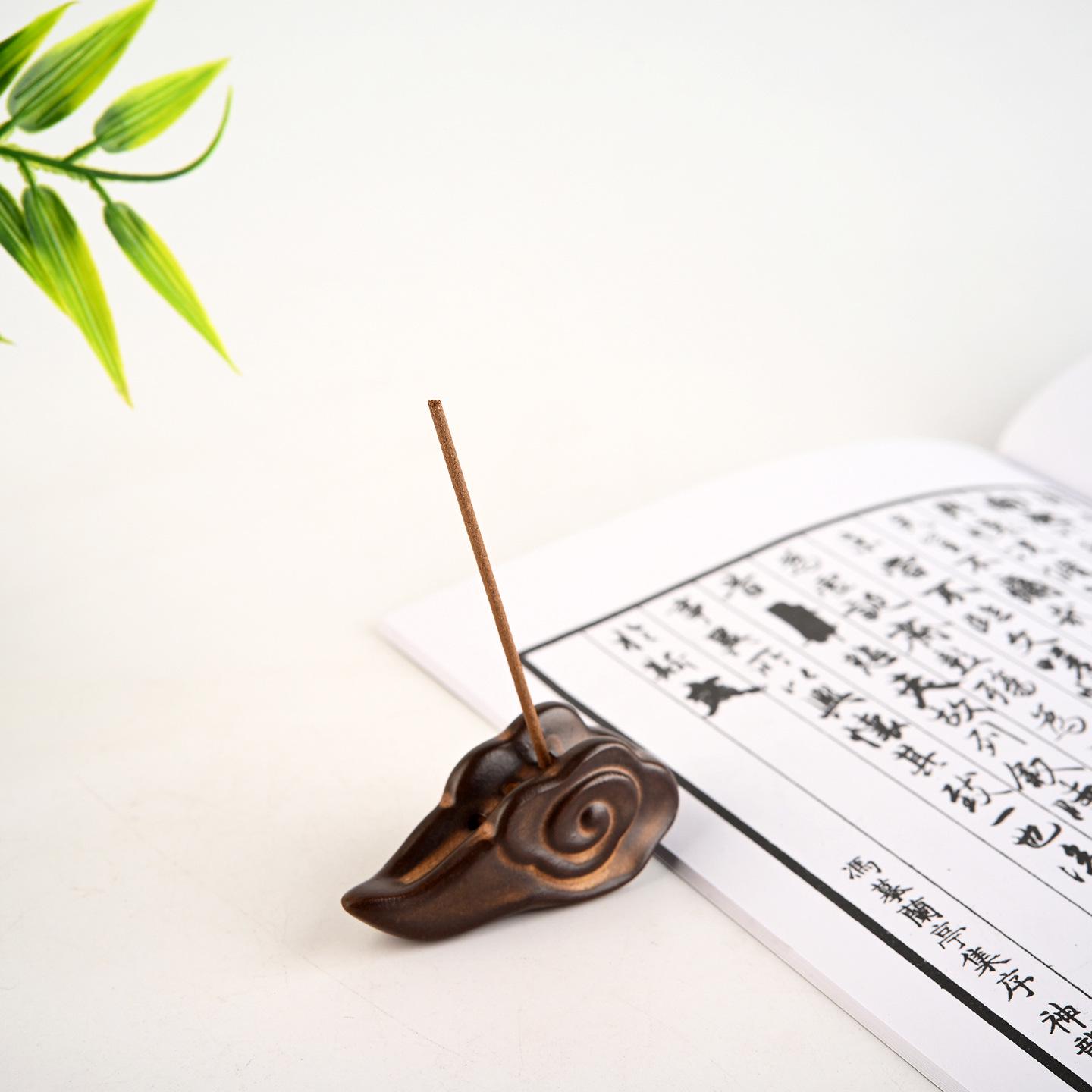 Chinese Auspicious Clouds Lotus Pod Incense Holder & Burner Ornament for Zen Tea Ceremony