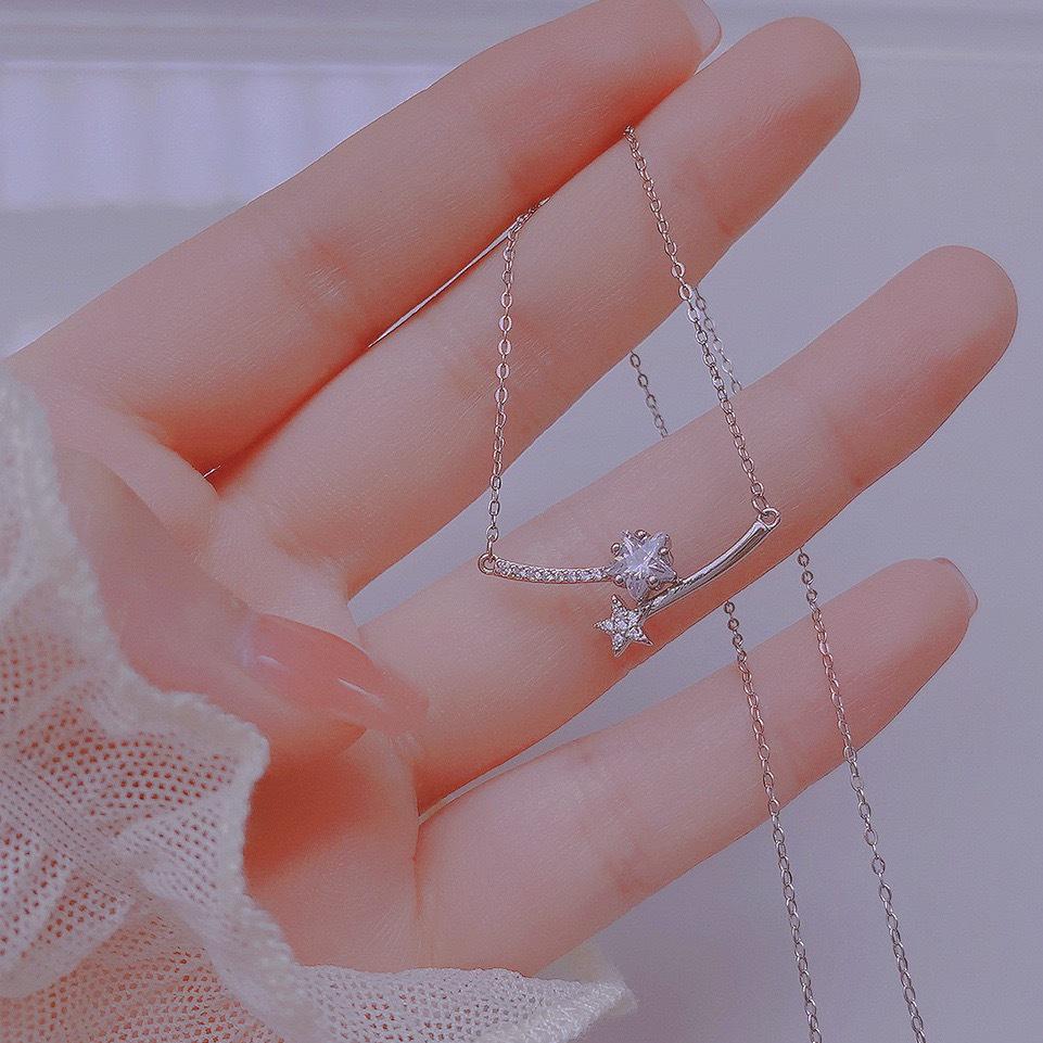 Smiling Meteor Star Clavicle Necklace - Korean Style Women's Fashion, Versatile and Simple Design
