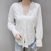 Geborduurde Elegante Witte Kanten Blouse Vrouwen V-hals Vintage Vrouw Shirt Golvend Cut Lange Mouw Blouses Kantoor Dame Tops 17381