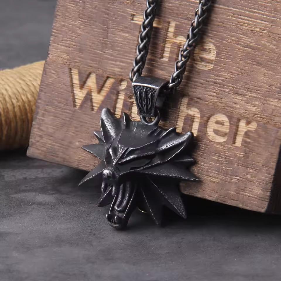 Stainless Steel Viking Necklace Wizard 3 Wild Hunt Pendant Geralt Wolf Head Jewelry with Wooden Box Gift