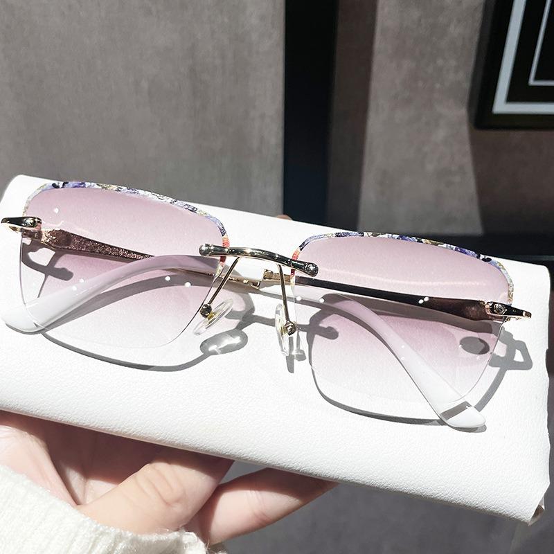 Square Metal Frame Women Men Glasses Trending HD Presbyopia Ladies 3D Printed Pattern Fashion Far Sight Eyeglasses