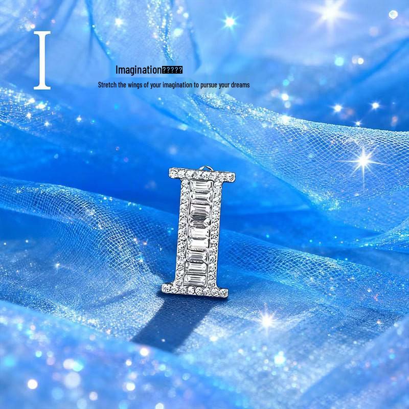 Spilla Alfabeto con Strass di Cristallo Elegante - Spilla da Bavero Unisex