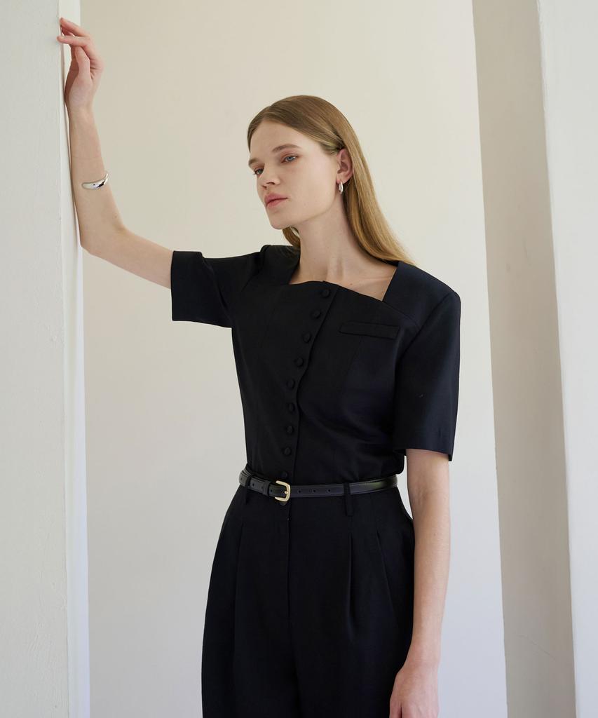 Illoje No-Button Blouse (Black)