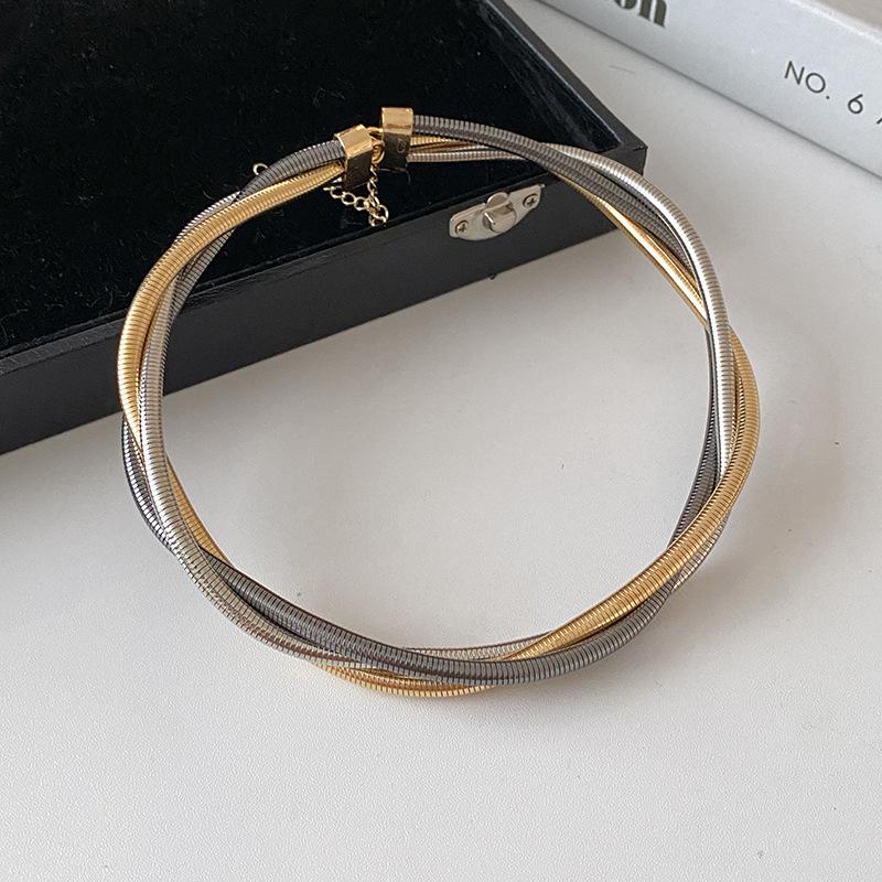 

Personality Multilayer Twisted Geometric Necklace for Women Exaggerate Metal Style Collarbone Chain Neck Chain Jewelry Accessory
