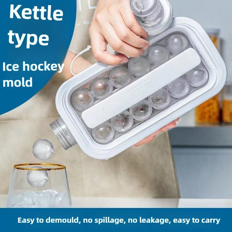 

Portable Ice Cube Tray 2-in-1 Portable Puck Making Water Bottle with 17 Grid Flat Lid Cooling Cube Molds Kitchen Accessories