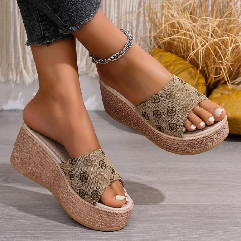 Fashion Women Slippers Plus Size High Heels Beach Shoes 2025 New Chunky Platform Sandals Brand Designer Wedges Slippers Slides Women