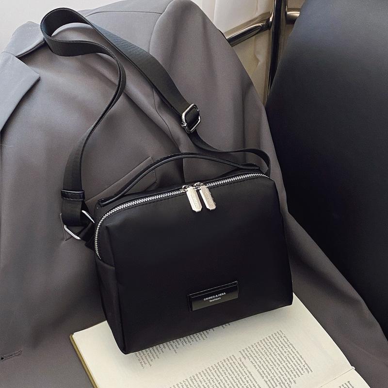 Small Bag Women's New Niche Lightweight Small Square Bag Fashionable Versatile Shoulder Messenger Bag