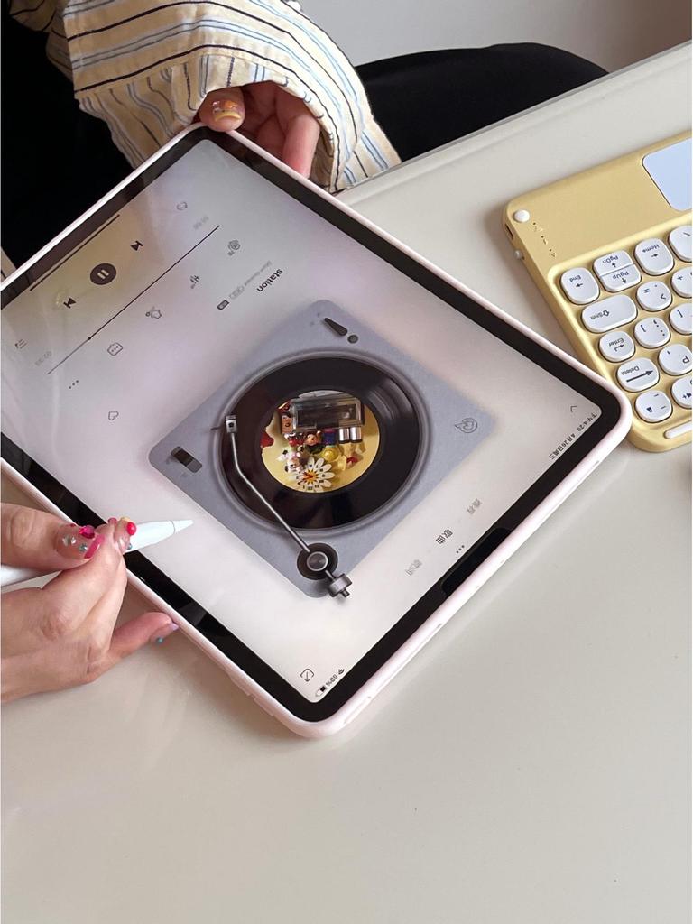 Acrylic iPad Pro 2021/2025 Small Animal Tablet Case