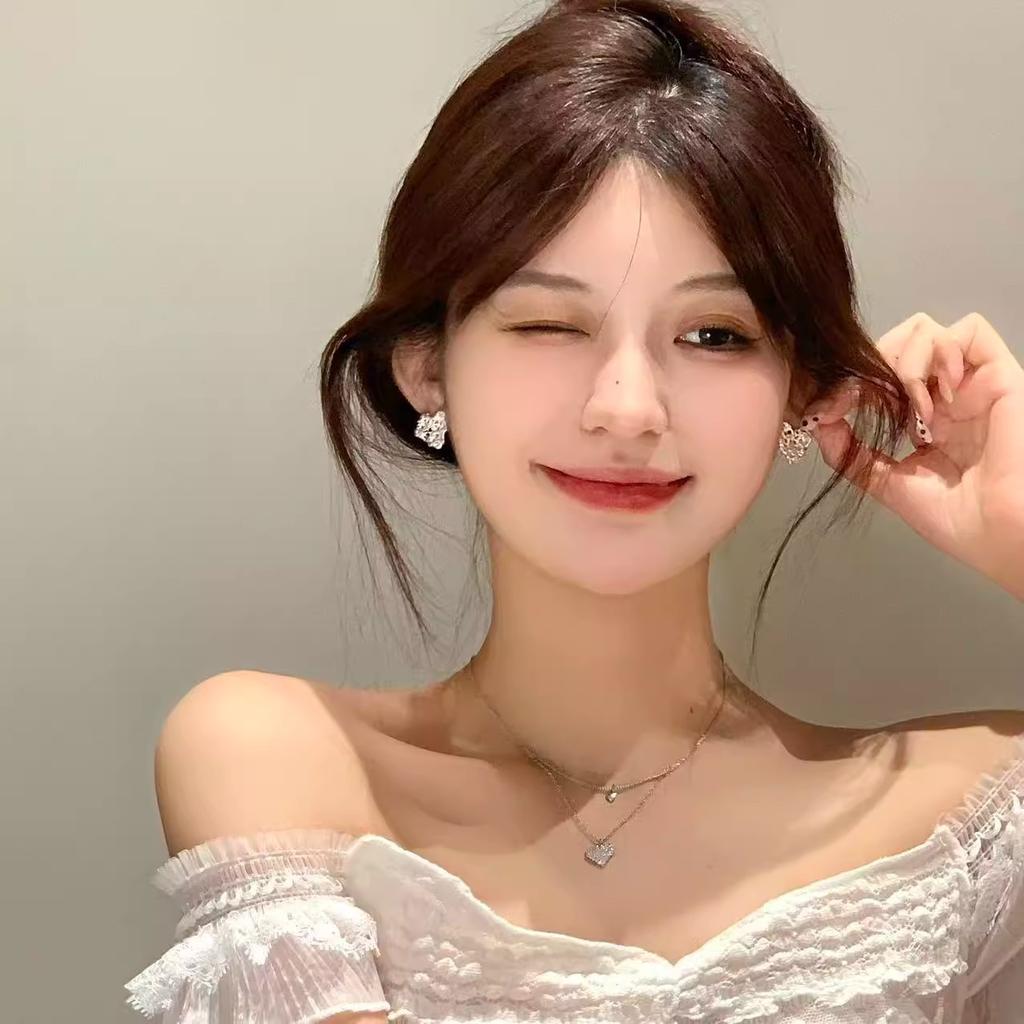Hollow Irregular Earrings Women's Senior Design Stud Earrings Temperament Commuter Ears