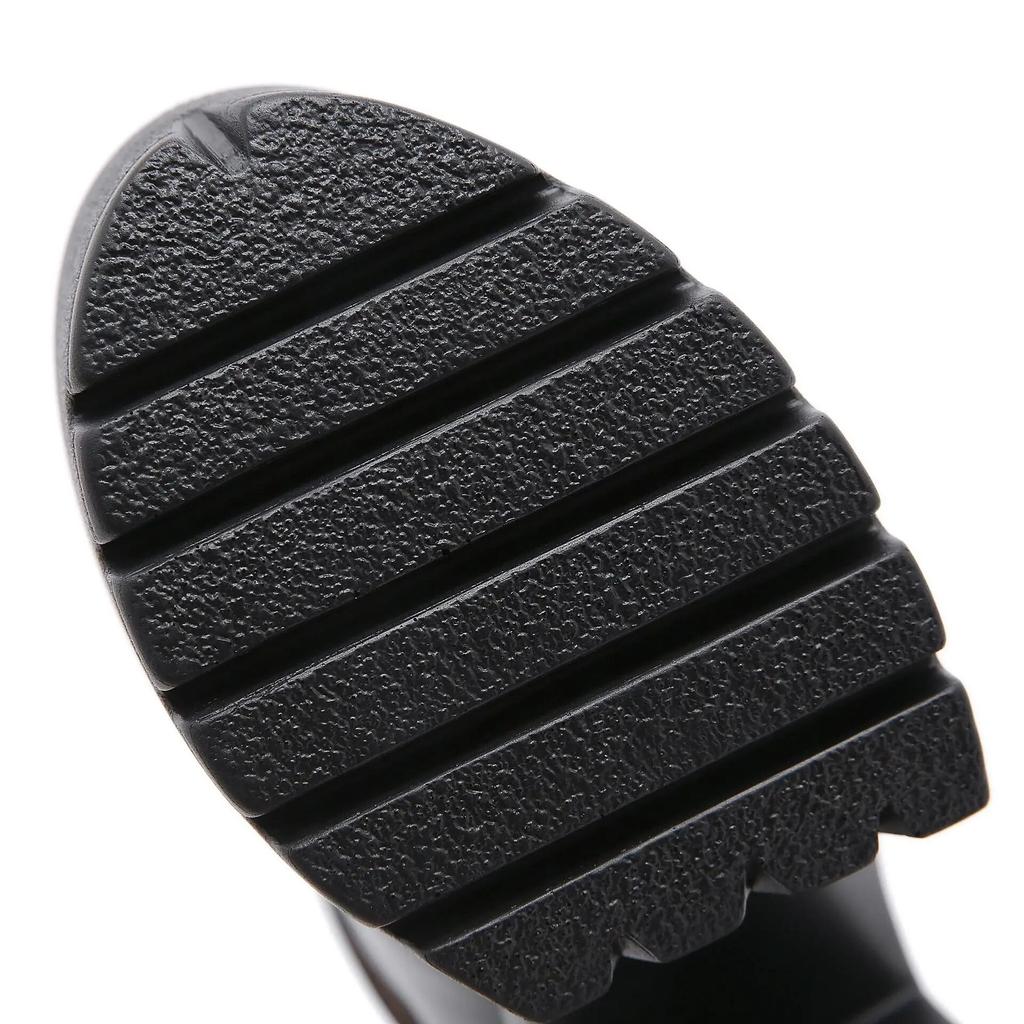 2024 Vinter 13 cm Klackar Nya Bandage Tjock Botten Vattentät Plattform Damskor Tjocka Höga Klackar Korta Stövlar Lhx