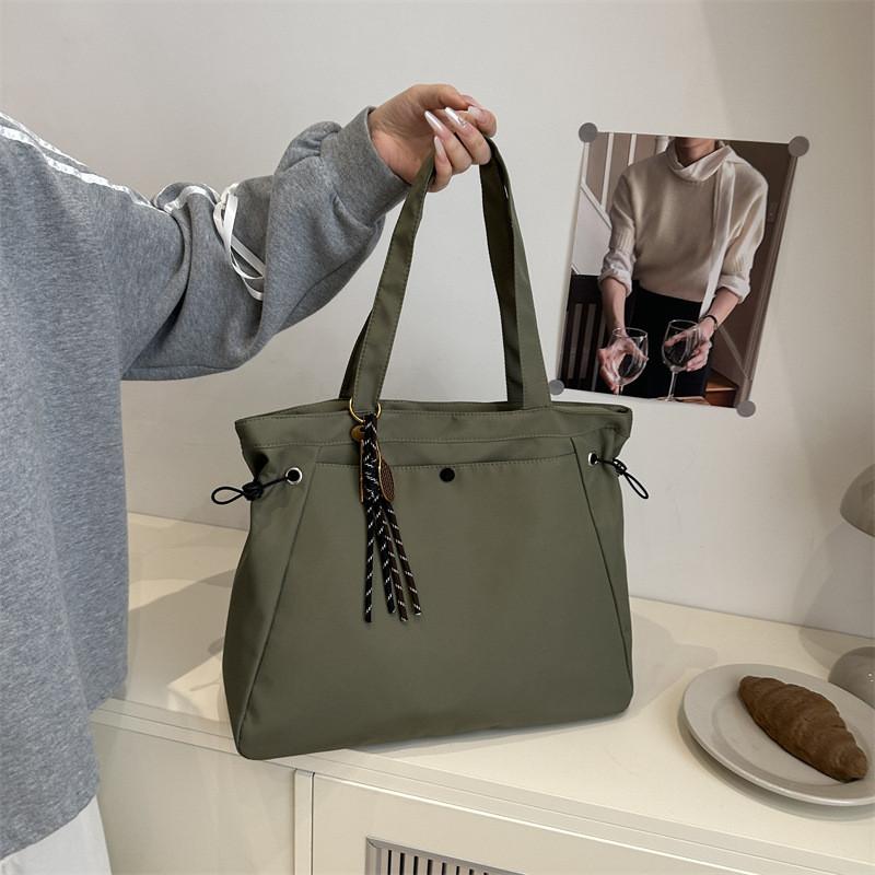 Nylon Large Tote Bag For Women Casual Street Style With Zipper Closure And Inner Phone Pocket