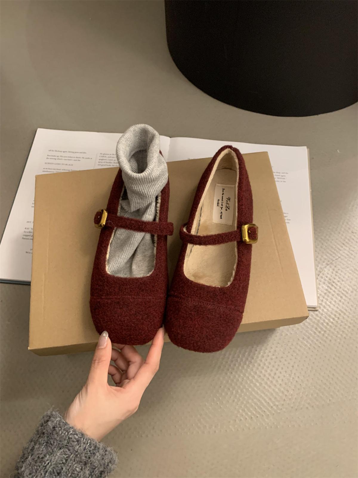 

Lan Cabinet velvet single shoes women s Mary Jane shoes 2025 autumn and winter new small fragrant fluffy shoes women wear thermal cotton shoes 40 красный