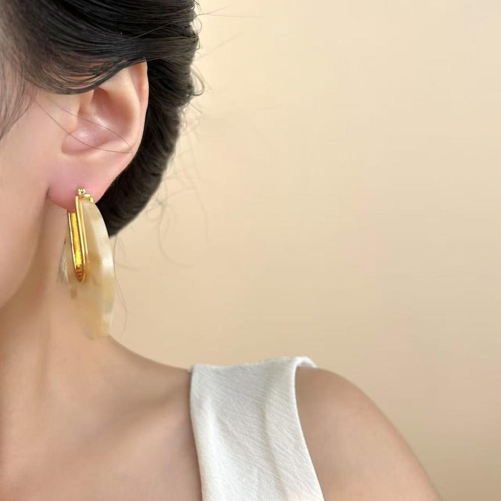 Fashionable Round Acetic Acid Unique Marbled Stud Earrings, Innovative Temperament, High-End Simplicity, Atmospheric Personality, Versatile Earrings