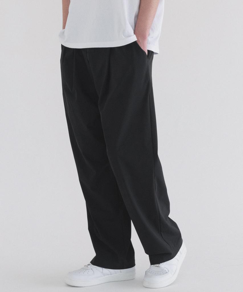 PIANER Cool Stretch One-Tuck Wide Training Pants (Black)