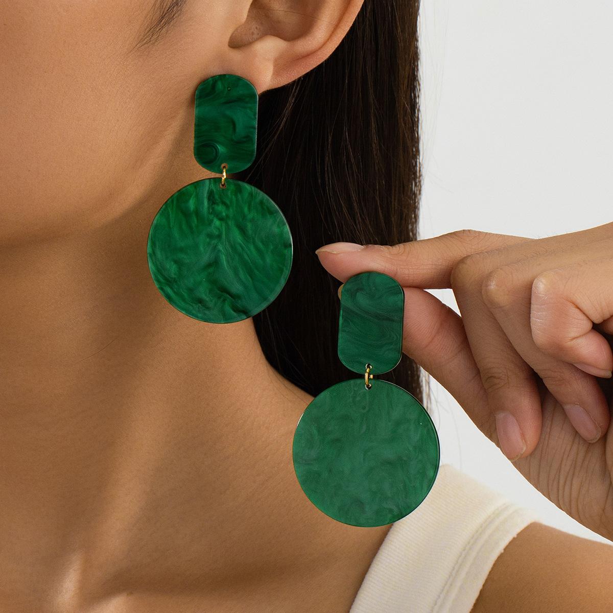 

Retro green round pendant earrings зелёный